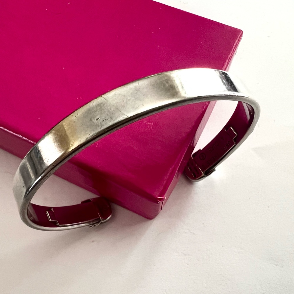 UNOAERRE Until there’s A Cure sterling silver cuff bracelet - Picture 5 of 14